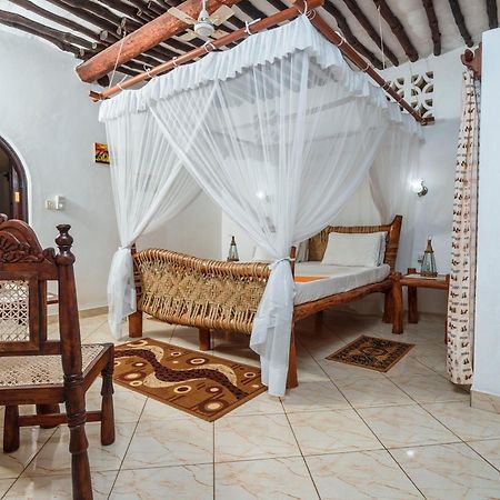 Diani Beach-Villa Kirsch Galu Exterior photo