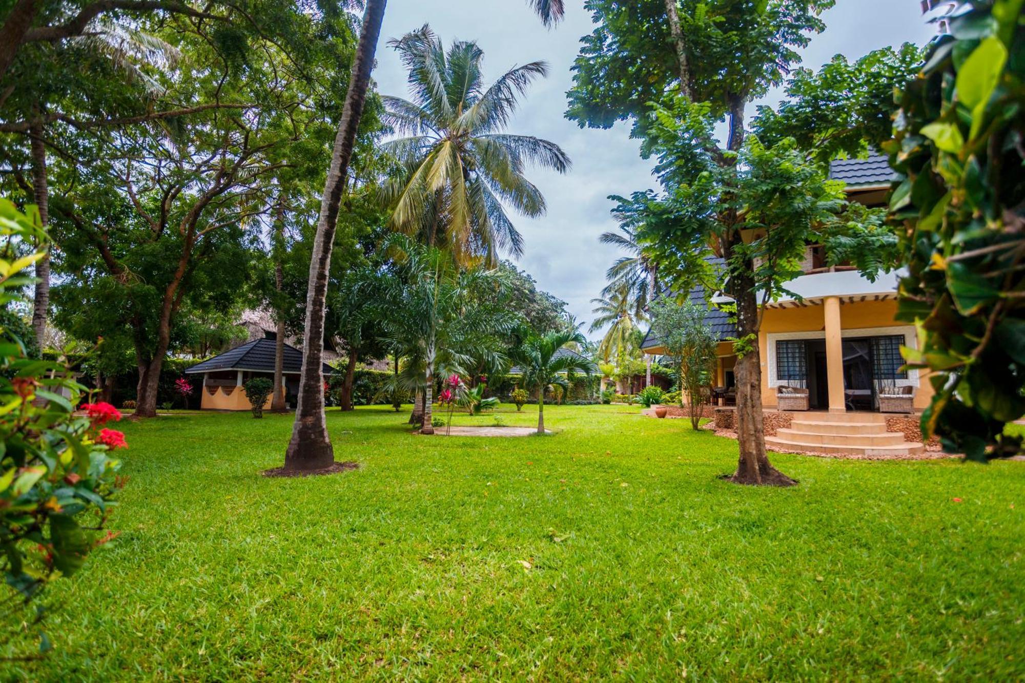 Diani Beach-Villa Kirsch Galu Exterior photo