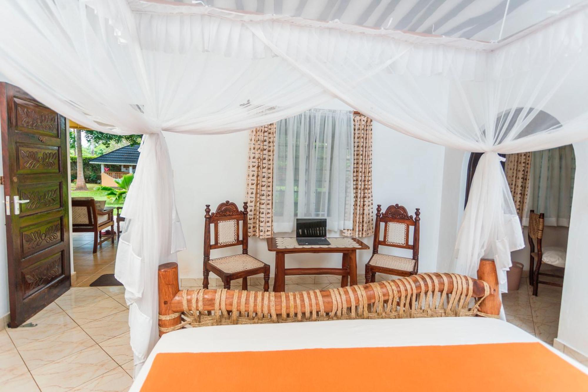 Diani Beach-Villa Kirsch Galu Exterior photo
